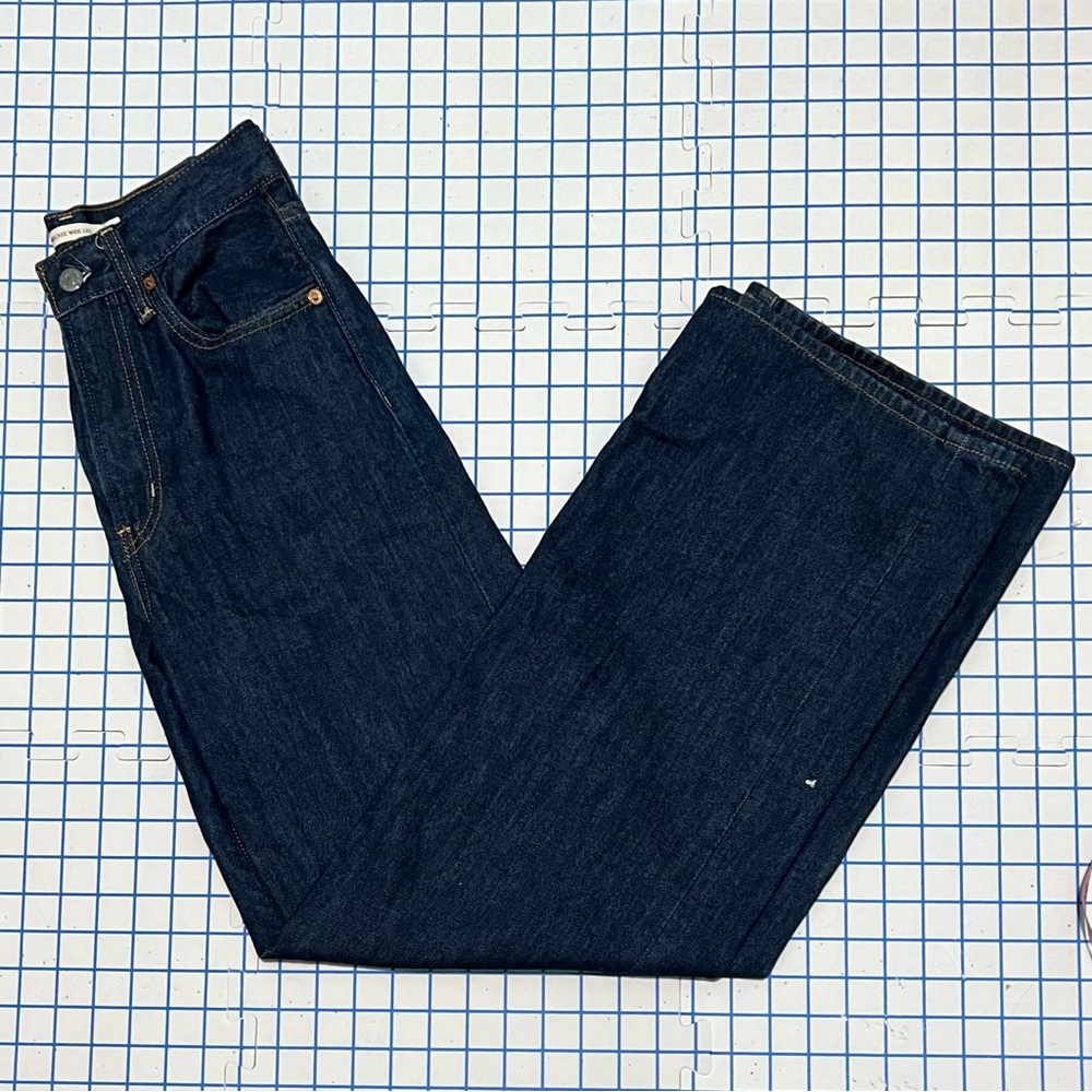 sold! 🩻 levi’s ribcage wide leg jeans